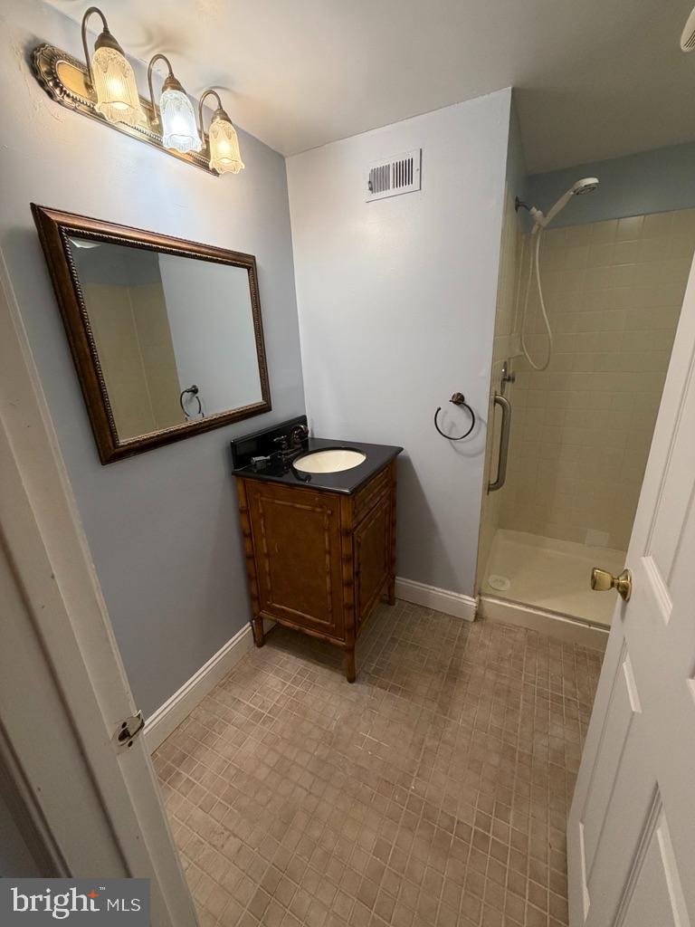 TAMERLANE - Residential Lease