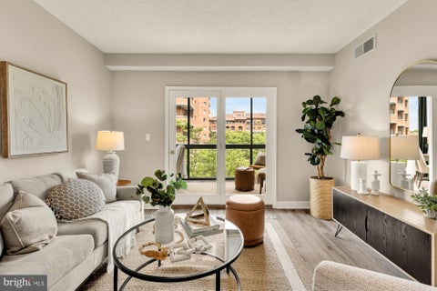 Photo of 1050 N Taylor Street #1404, ARLINGTON, VA 22201 (MLS # VAAR2081312)