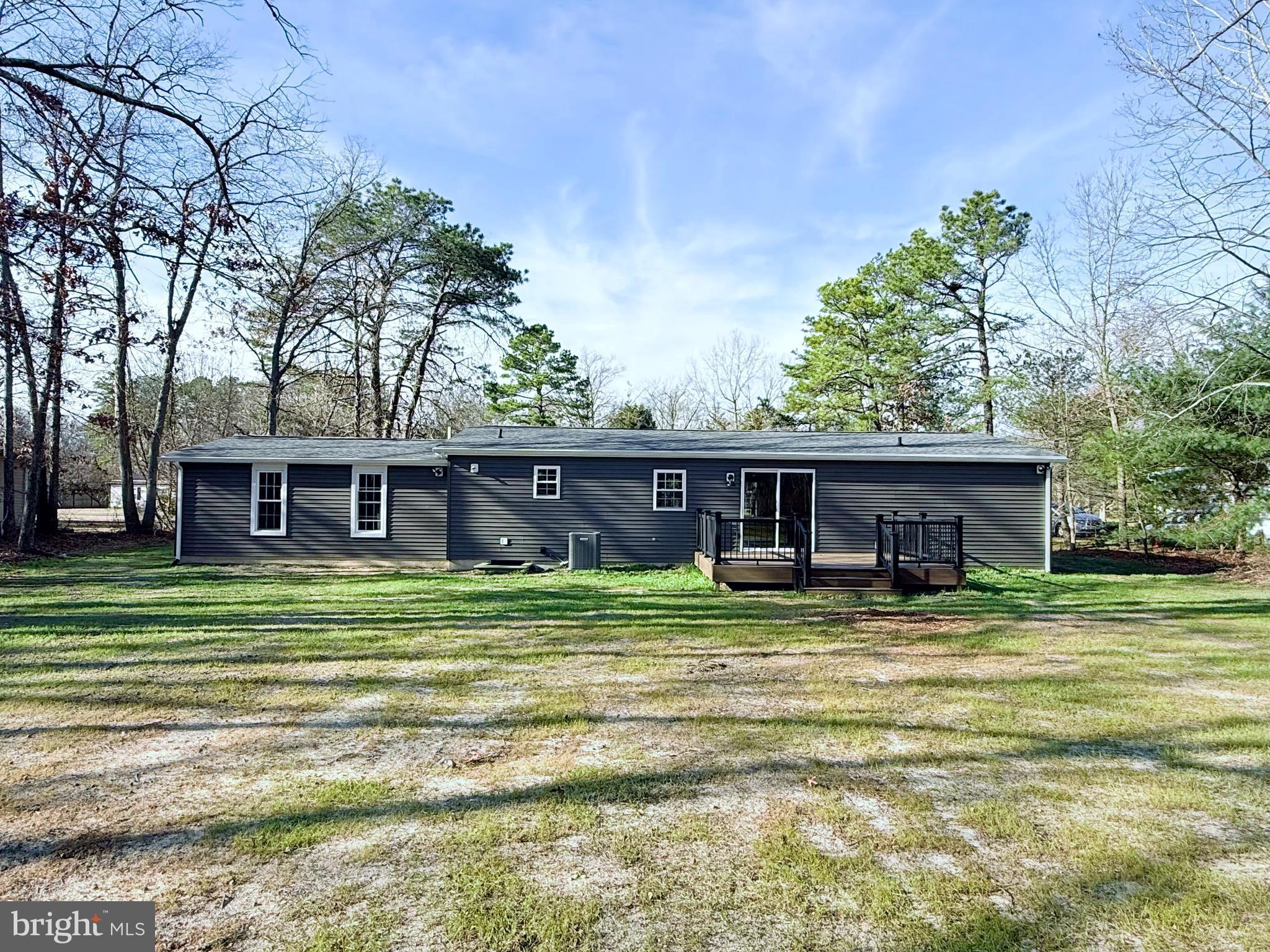 1352 WHITE OAK CIRCLE