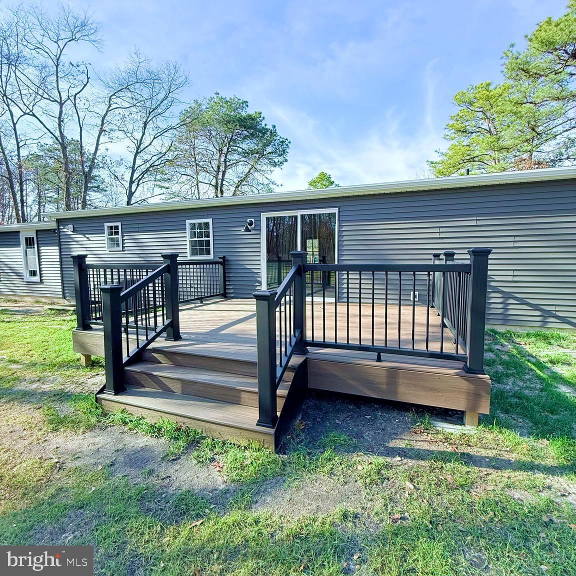 1352 WHITE OAK CIRCLE