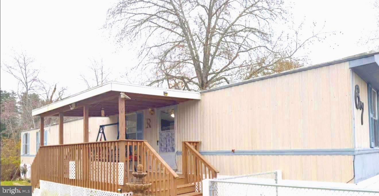 COUNTRY MEADOWS - Residential