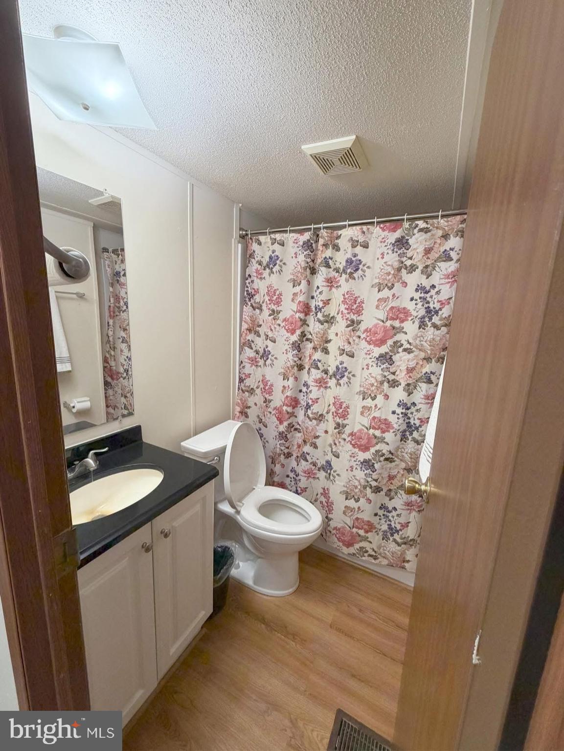 COUNTRY MEADOWS - Residential