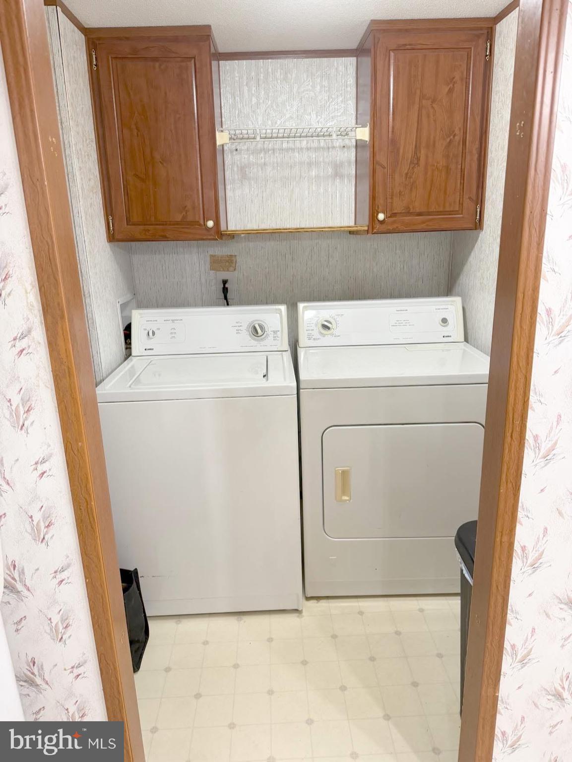 COUNTRY MEADOWS - Residential