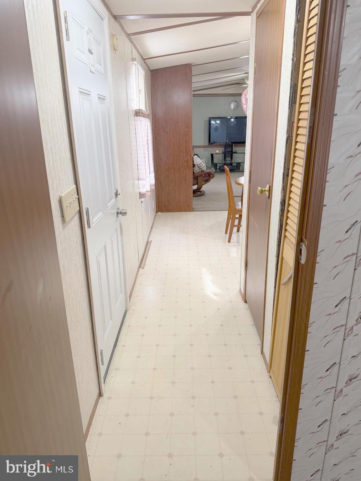 COUNTRY MEADOWS - Residential