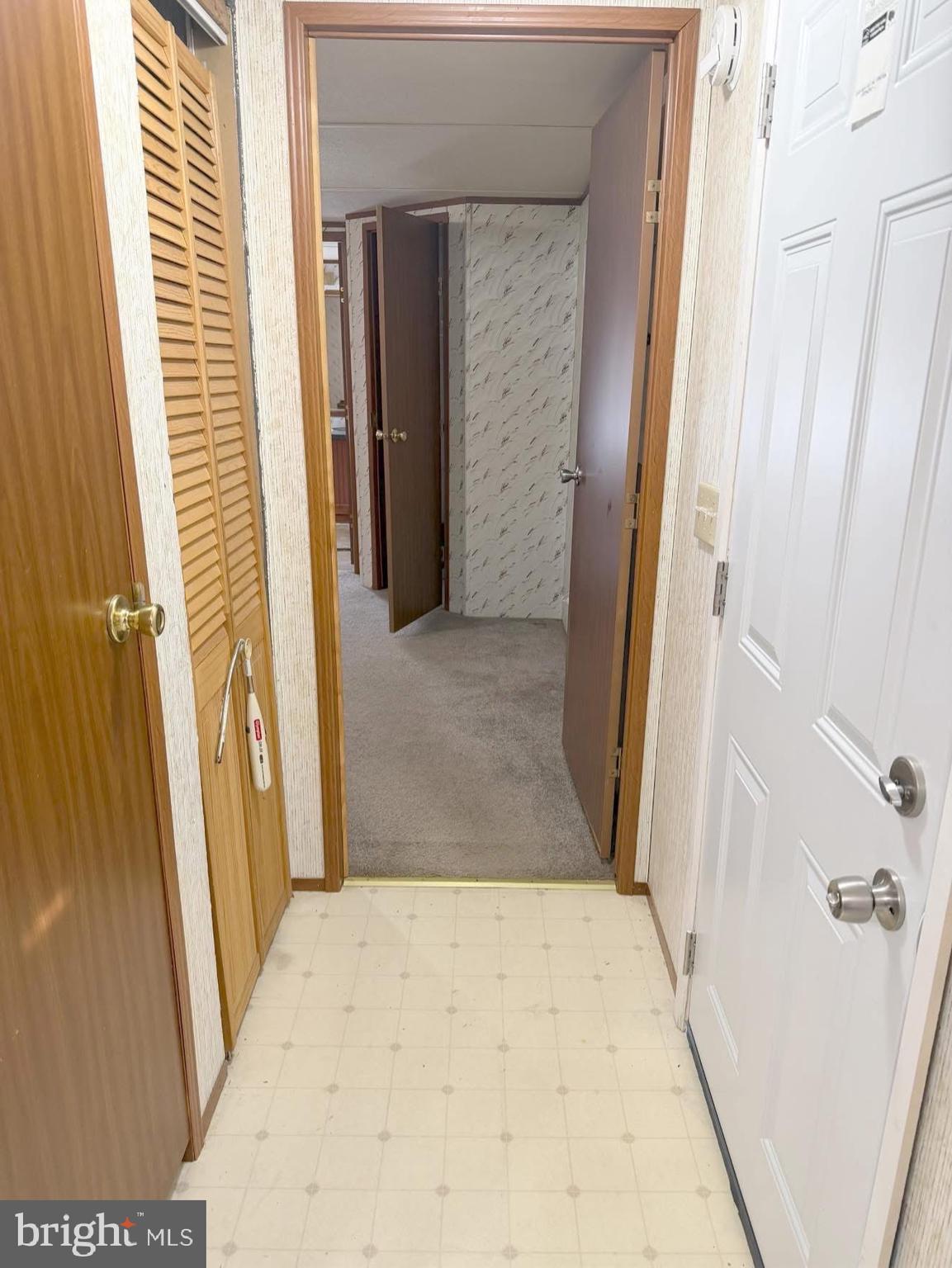 COUNTRY MEADOWS - Residential