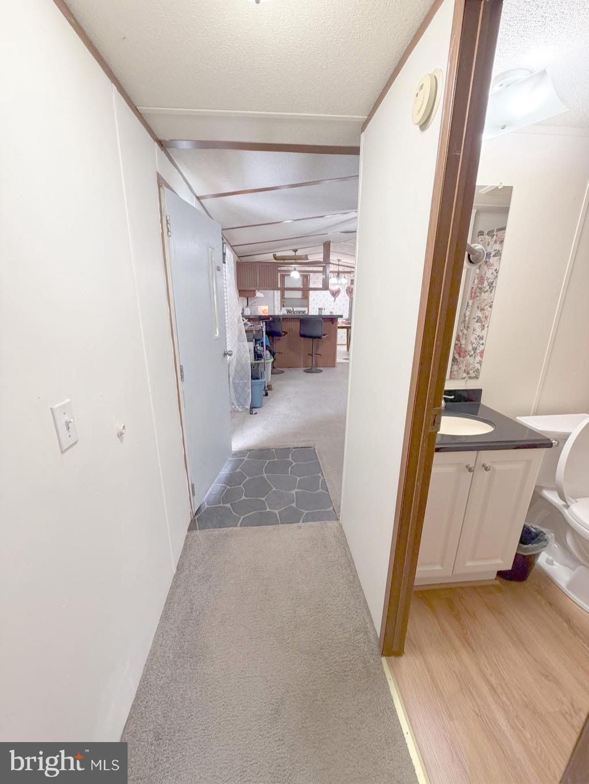 COUNTRY MEADOWS - Residential