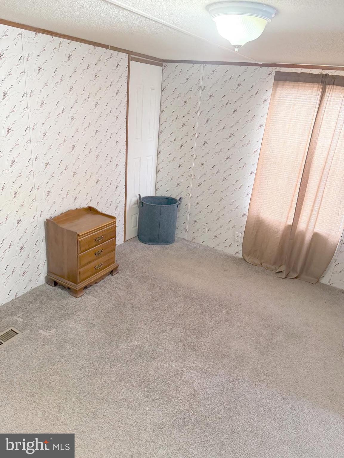 COUNTRY MEADOWS - Residential