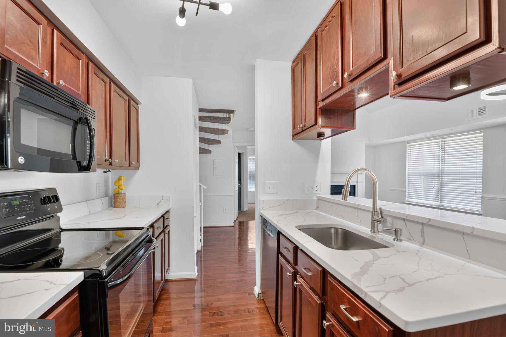 9816 LAKE POINTE COURT 302