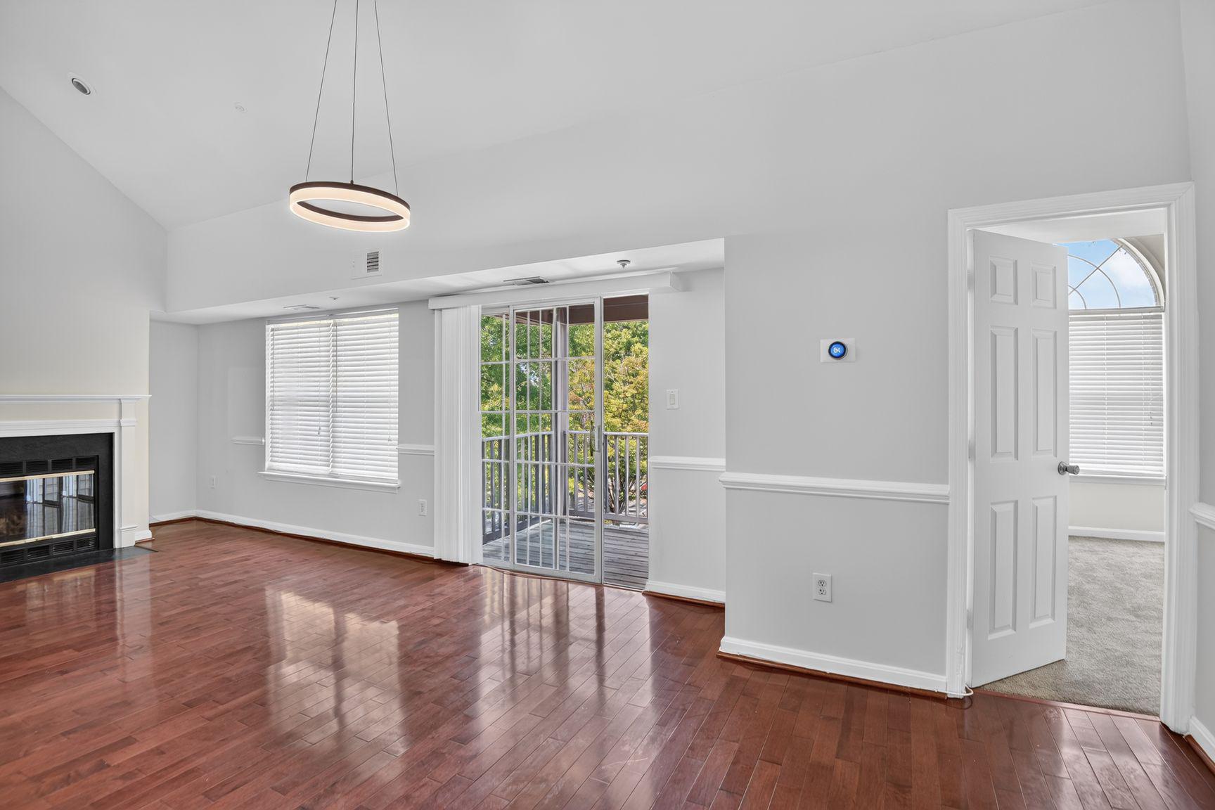9816 LAKE POINTE COURT 302