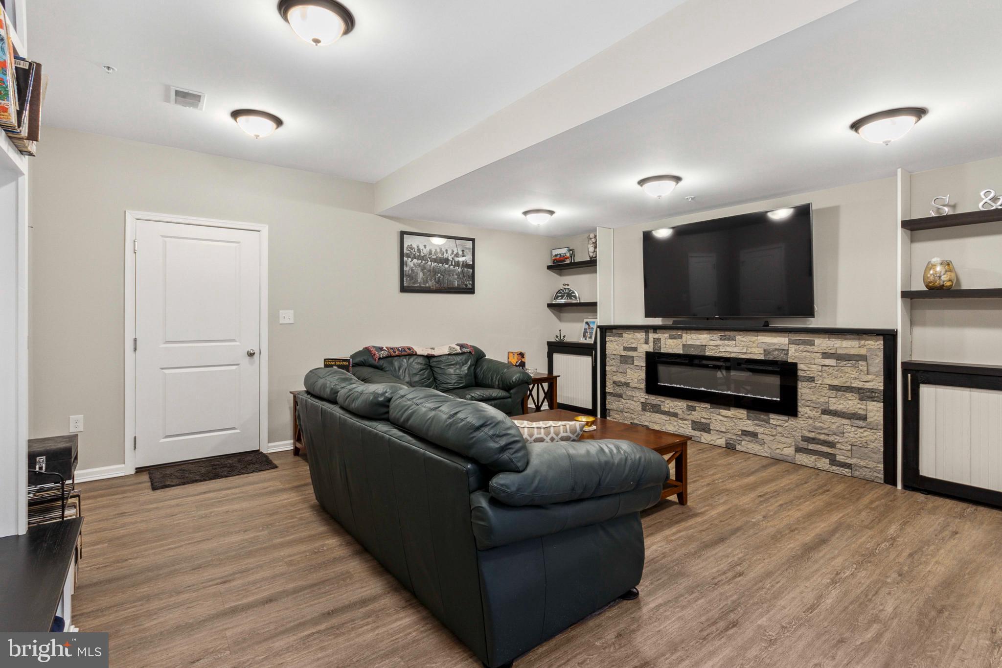 MAISON PLACE - Residential