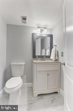 LAKESIDE PLAZA - Residential Lease