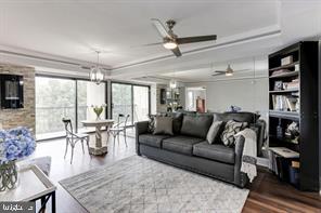 LAKESIDE PLAZA - Residential Lease