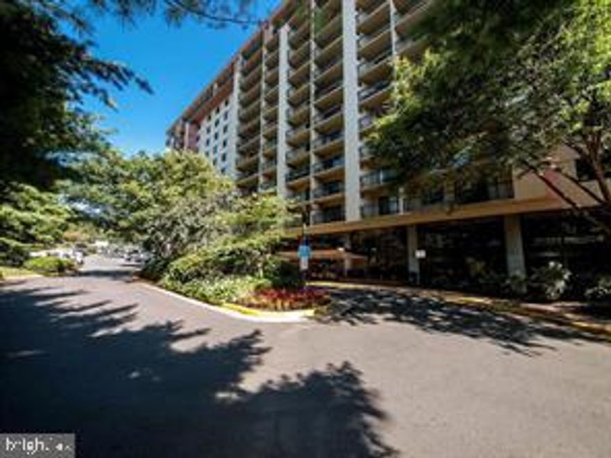 Fully renovated, open concept 2 bedroom, 1.5 bath condo in prime location just outside of Bailey's Crossroads. Hardwood flooring throughout main living areas, tile foyer and baths. Upgraded kitchen with plenty of storage, granite countertops and stainless steel appliances. Large master bedroom with en suite half bath. Stackable washer & dryer in unit. Lovely views from the balcony. Lakeside Plaza includes loads of amenities and convenience to everything DC has to offer! Indoor and outdoor pools, fitness center, secure entrance, front desk, hot tub, sauna, shopping. Under 10 miles to Reagan National Airport, approximately 4 miles to East Falls Church Metro and Ballston Metro, close to shopping and dining and DC!