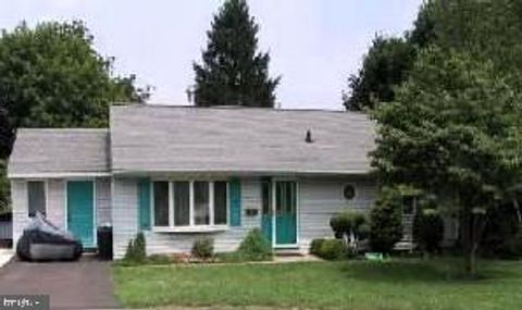 433 AUSTIN CIRCLE FAIRLESS HILLS PA 19030