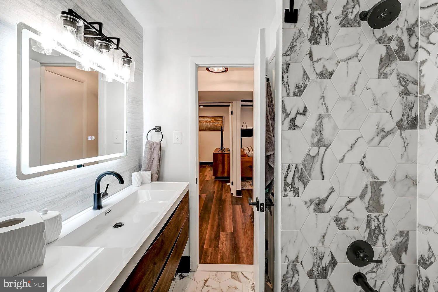 TUSCANY-CANTERBURY - Residential Lease