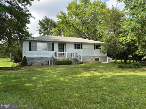 2464 OLD ROUTE 100 BARTO PA 19504