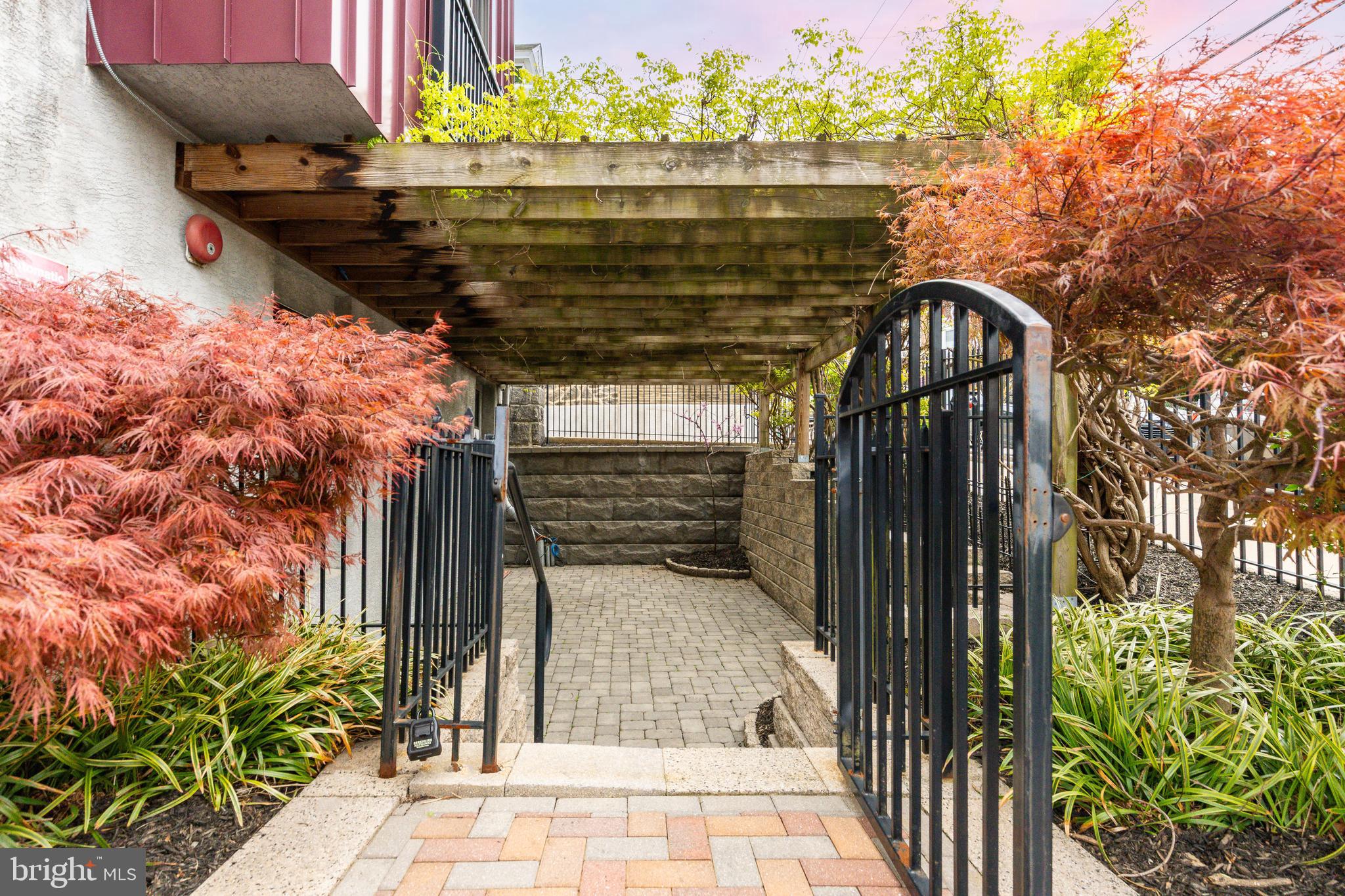 ROXBOROUGH - Residential Income