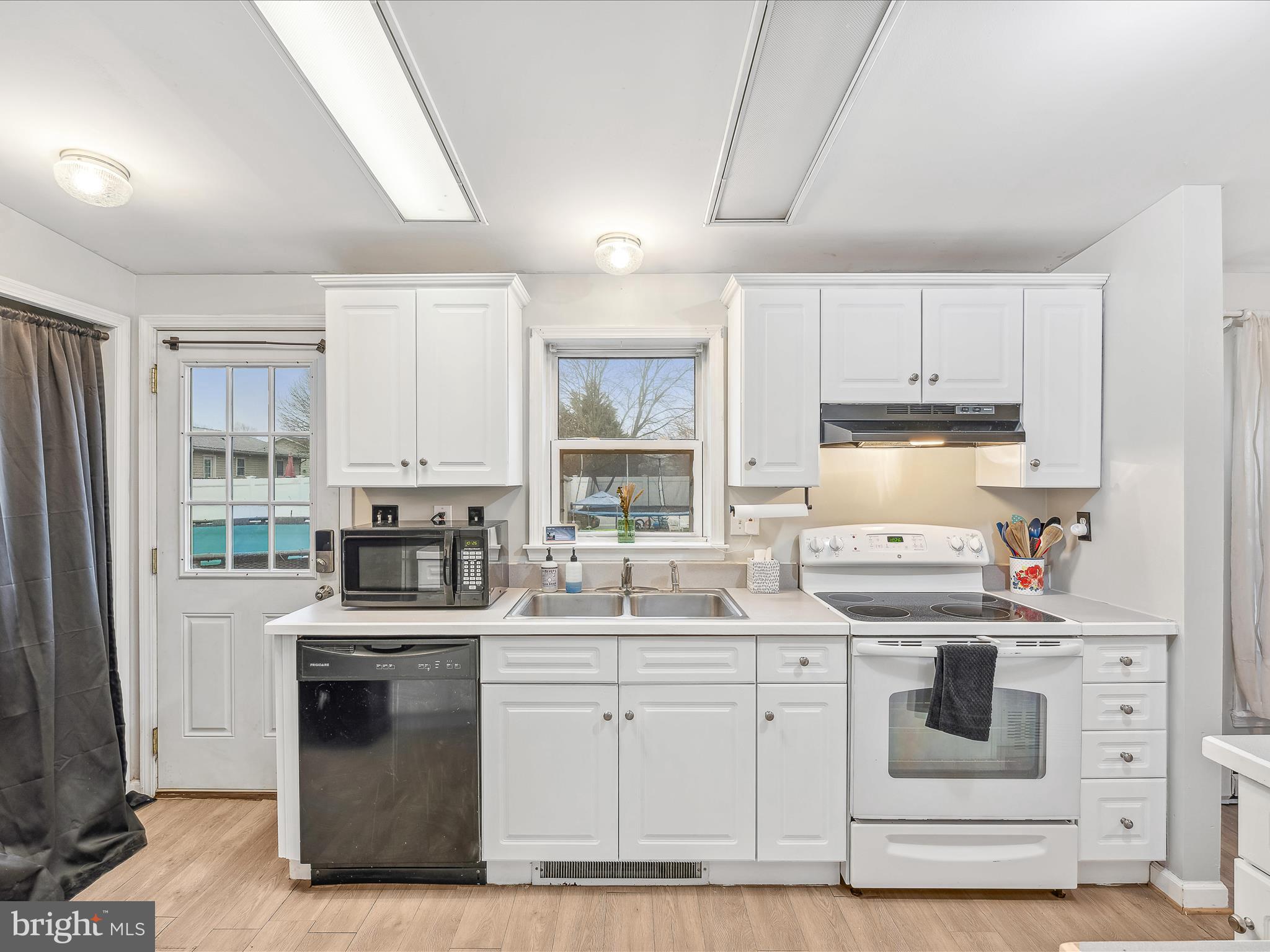 SPRINGFIELD VILLAGE - Residential