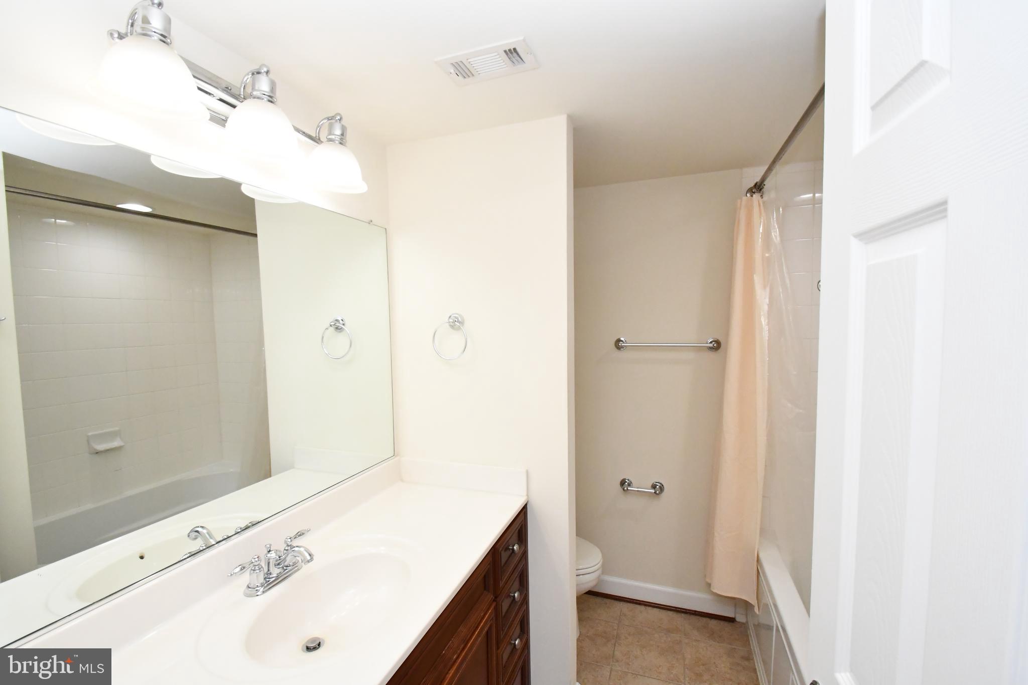 WEST VILLAGE OF SHIRLINGTON - Residential Lease