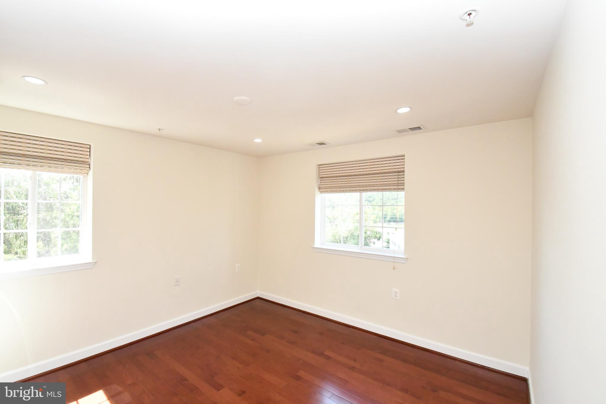 WEST VILLAGE OF SHIRLINGTON - Residential Lease