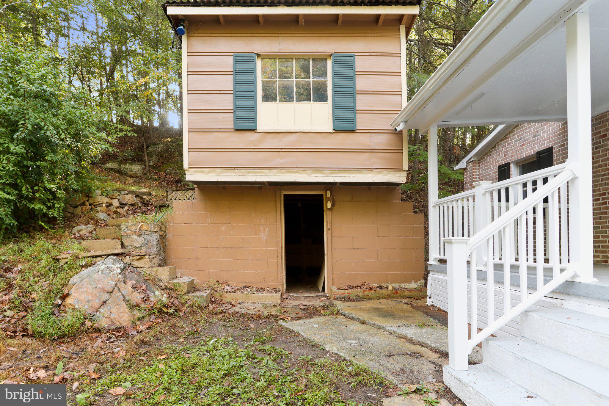 NONE UNRESTRICTED - Residential