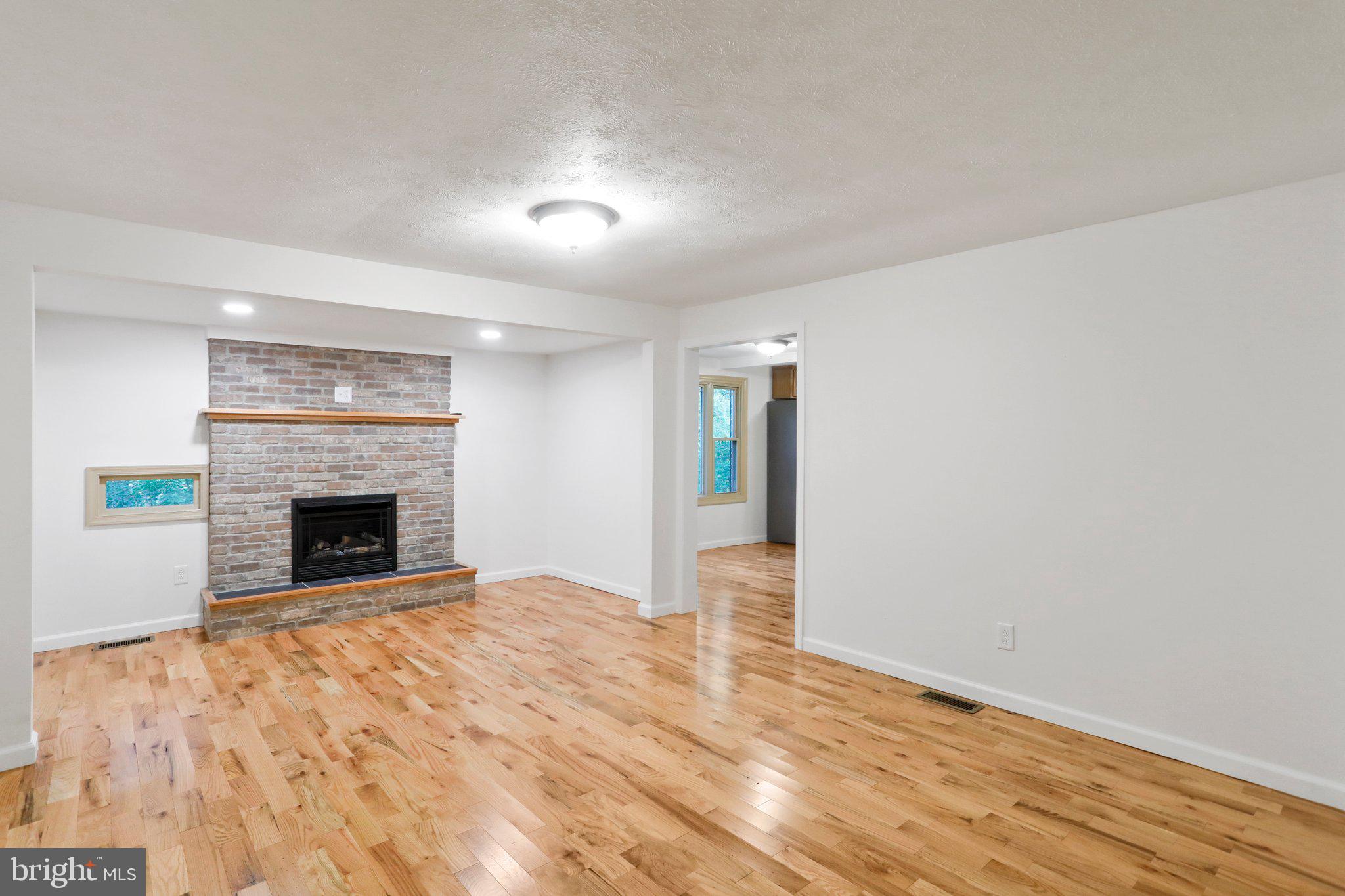 NONE UNRESTRICTED - Residential