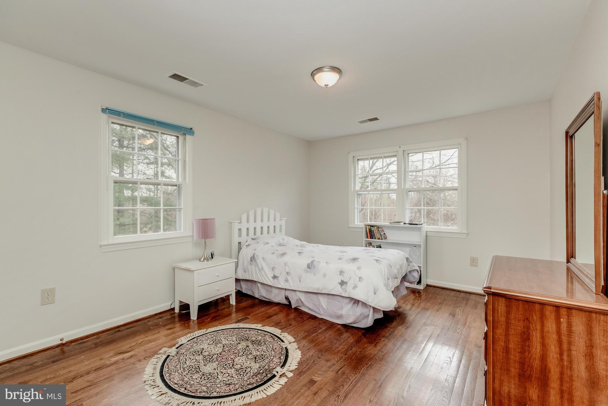 MC LEAN HUNT ESTATES - Residential