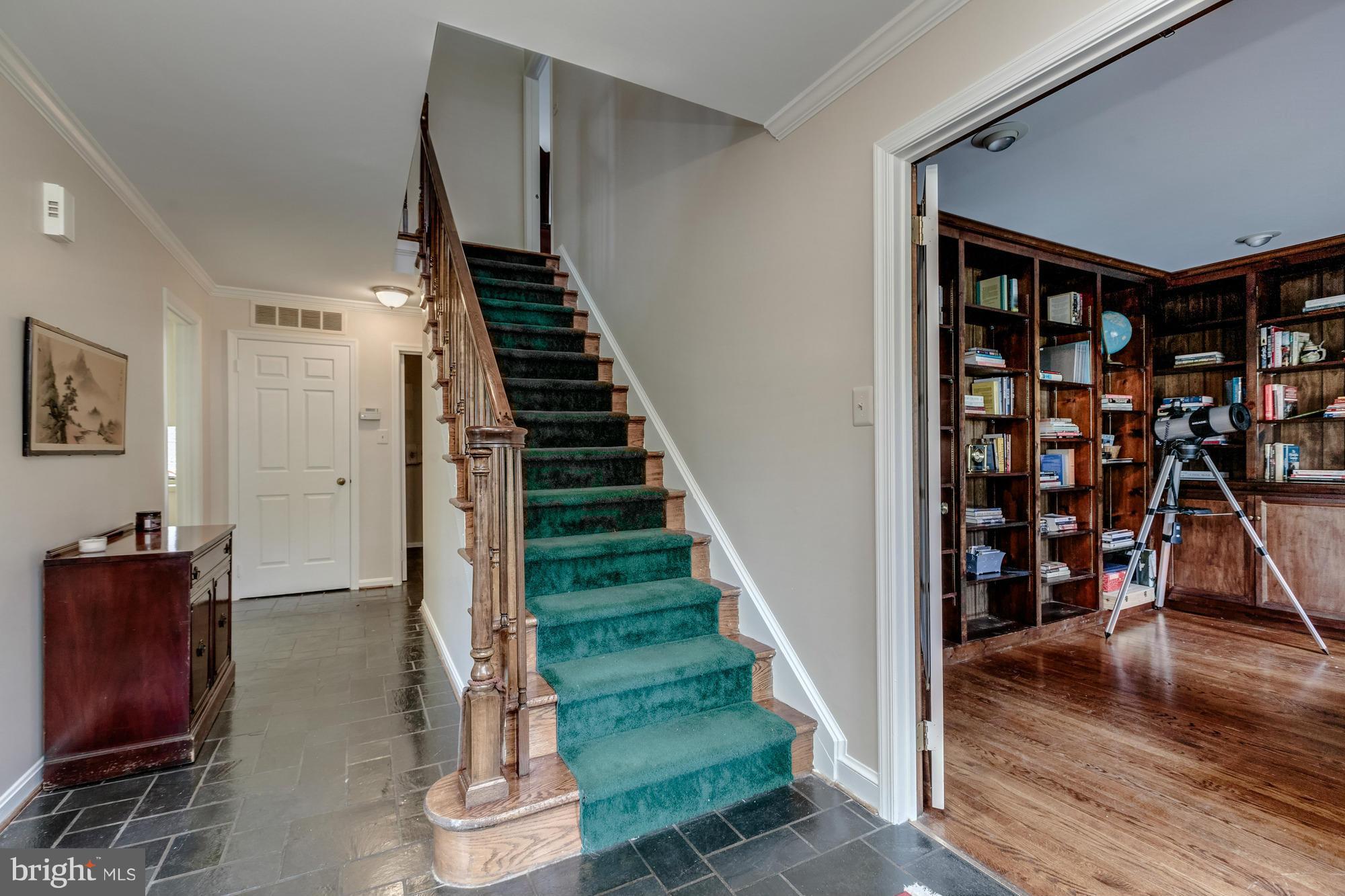 MC LEAN HUNT ESTATES - Residential