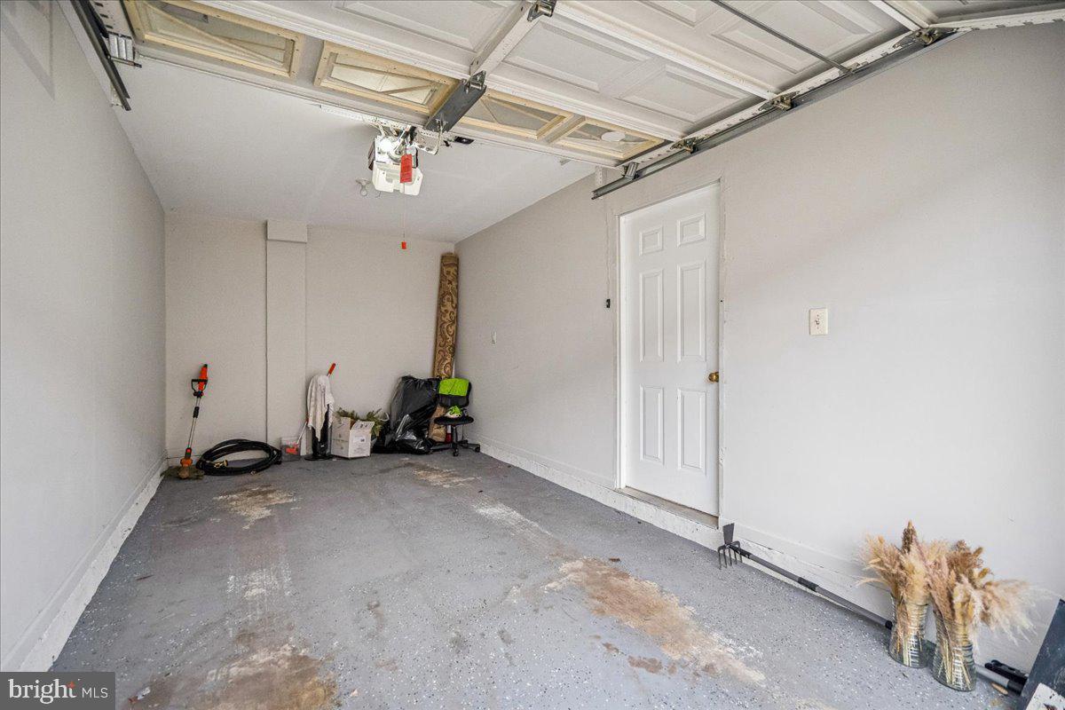 THOMPSON ESTATES - Residential