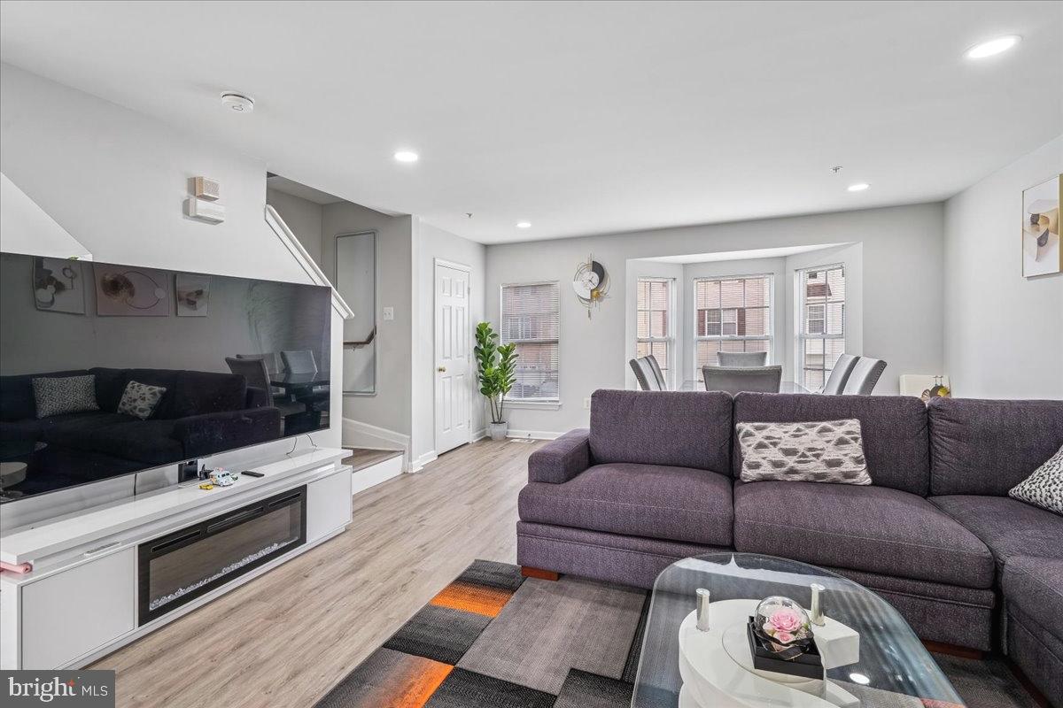 THOMPSON ESTATES - Residential