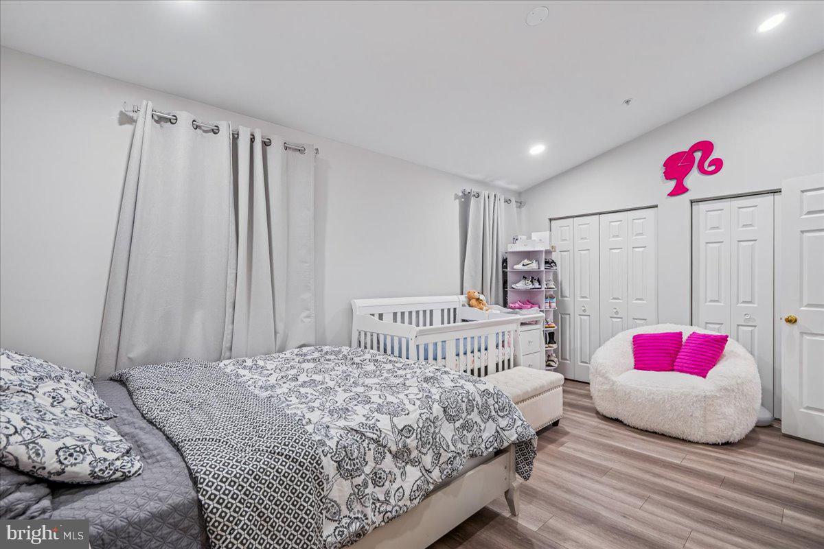 THOMPSON ESTATES - Residential