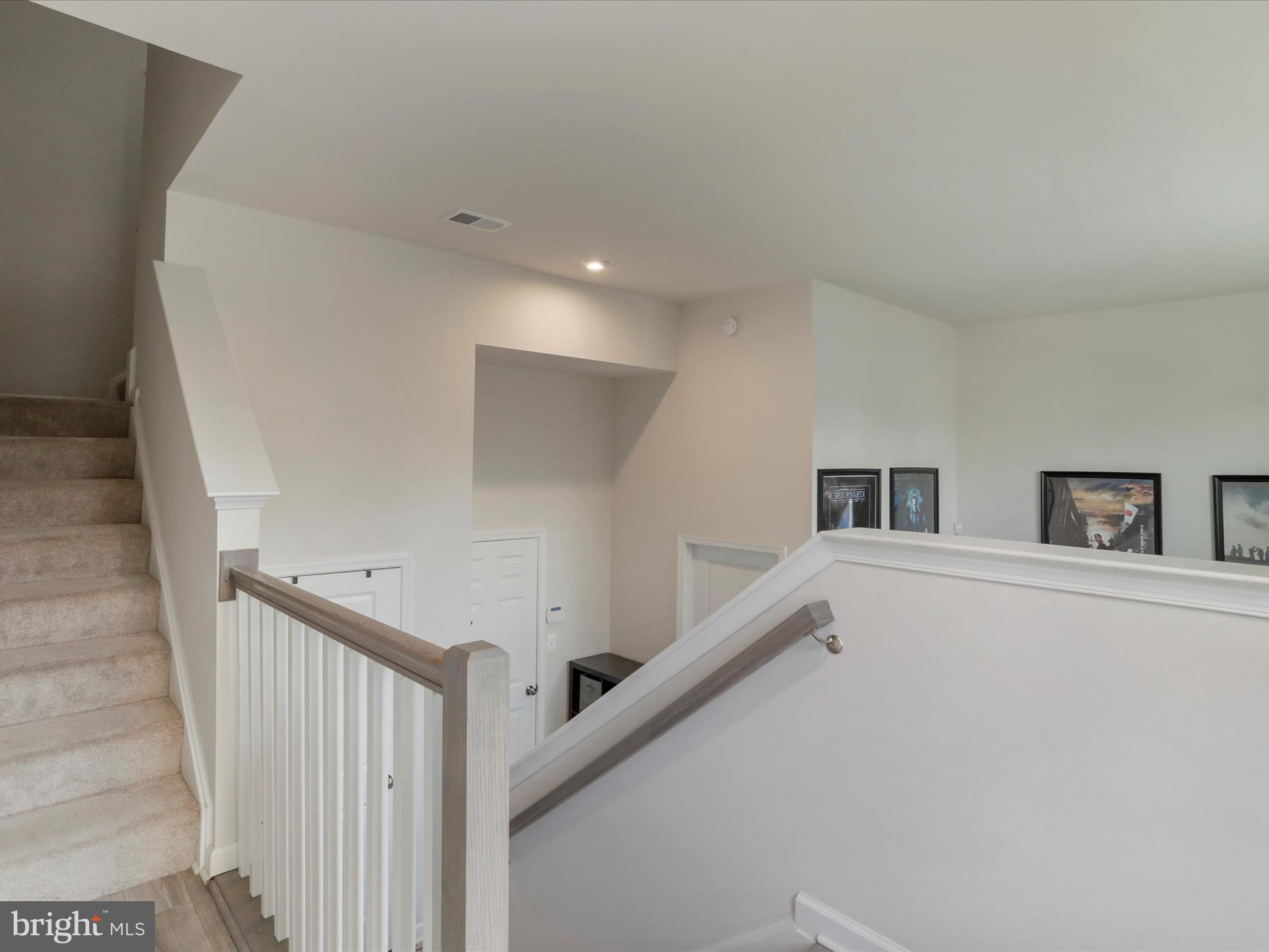 PRESIDENTS POINTE - Residential