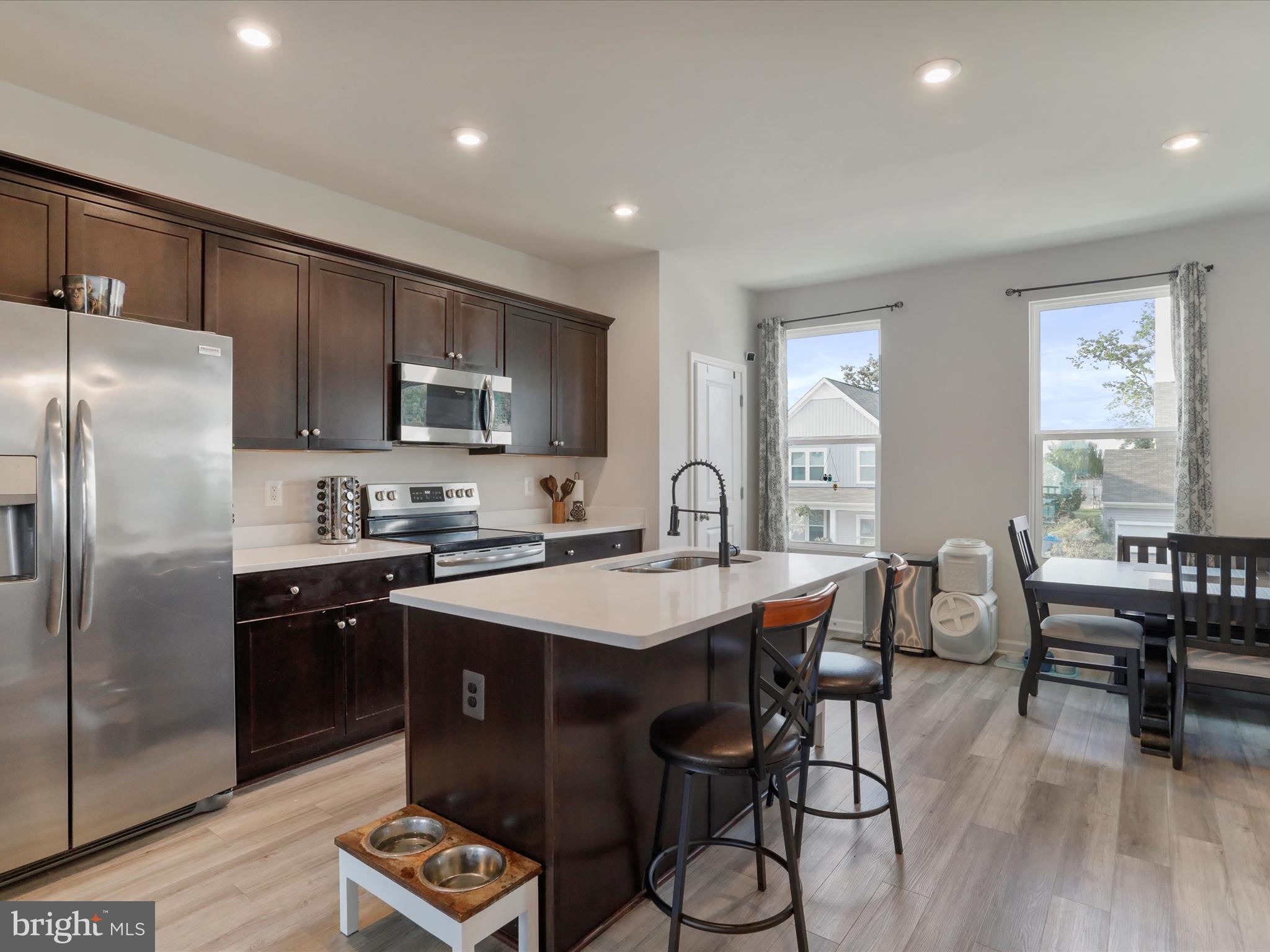 PRESIDENTS POINTE - Residential