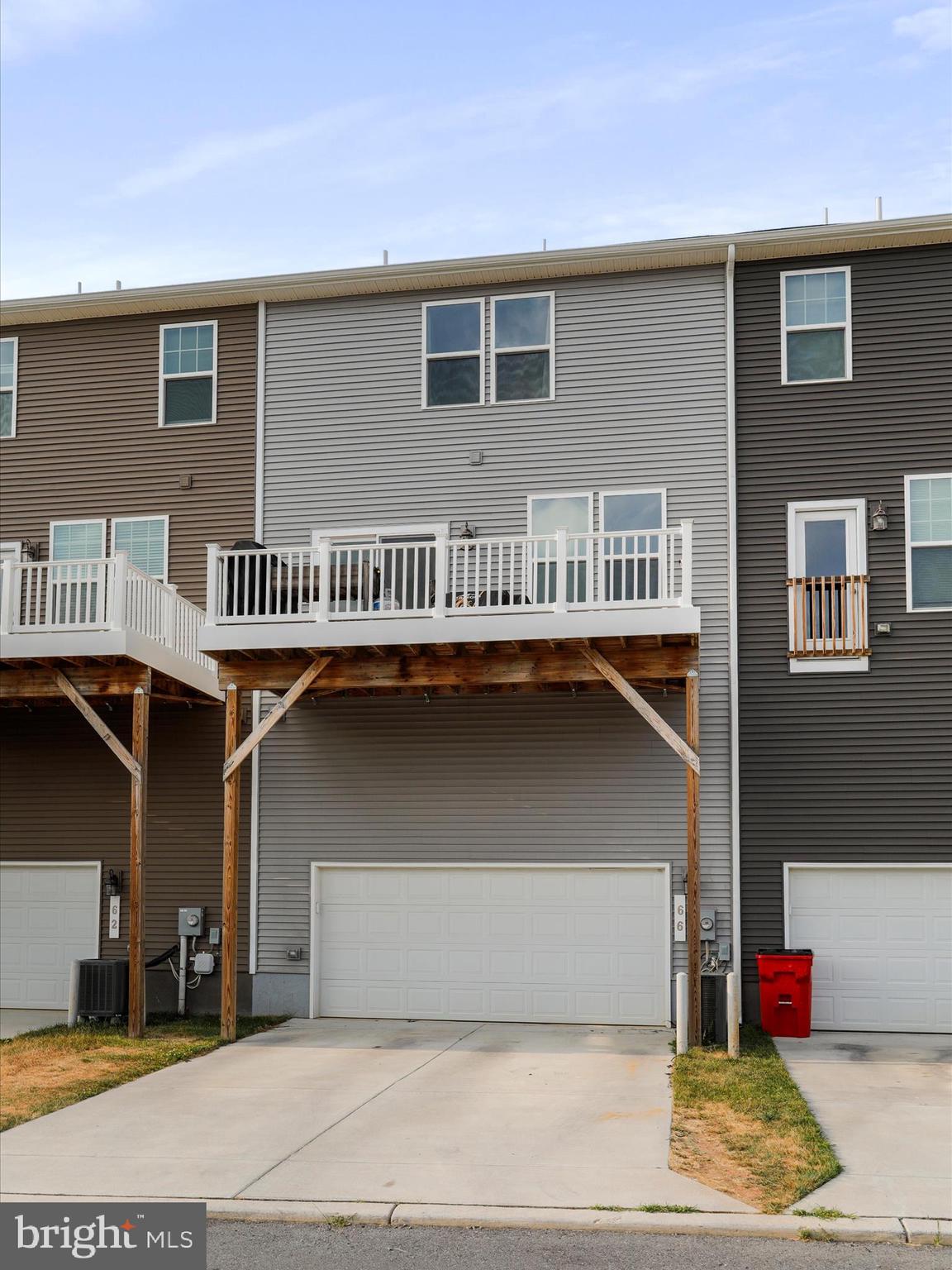 PRESIDENTS POINTE - Residential