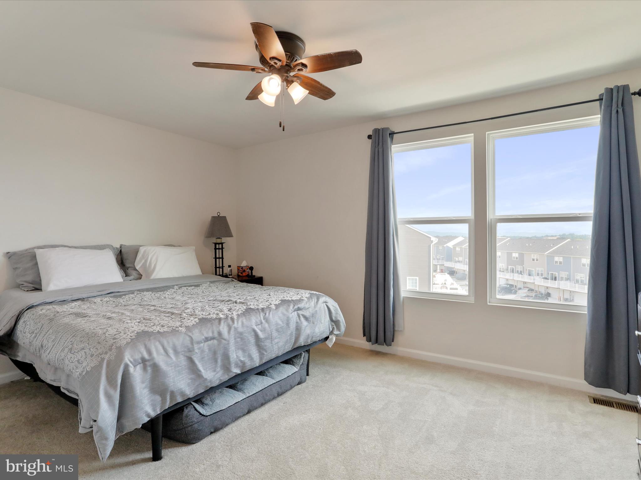 PRESIDENTS POINTE - Residential