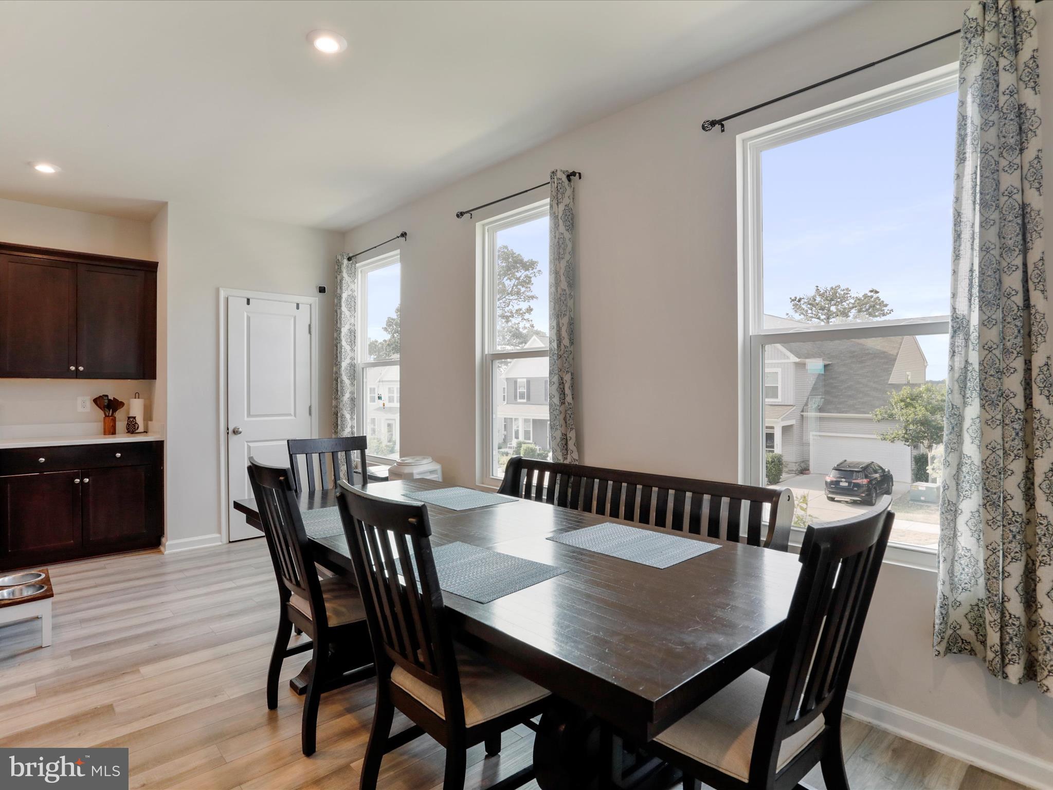 PRESIDENTS POINTE - Residential