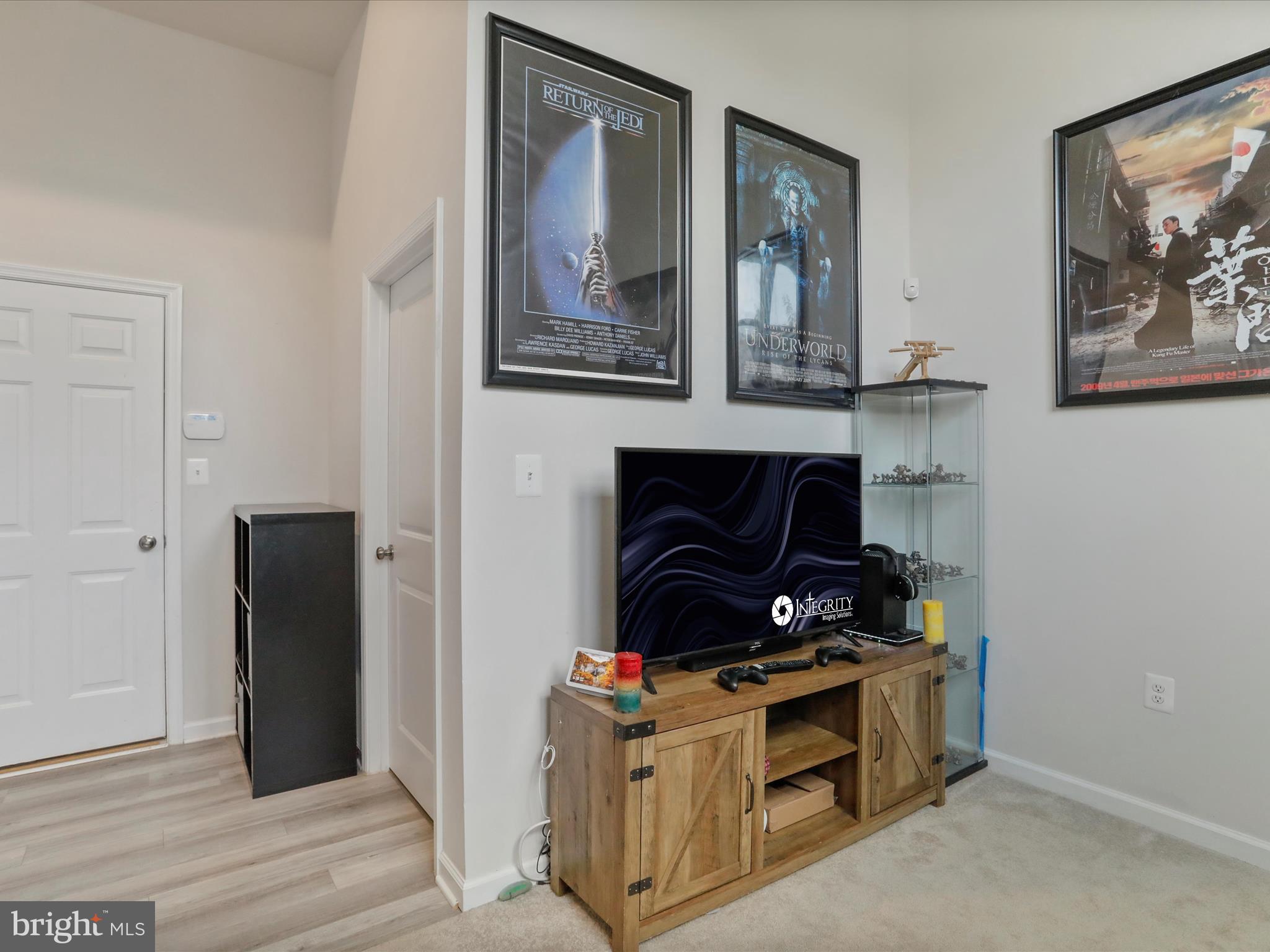 PRESIDENTS POINTE - Residential