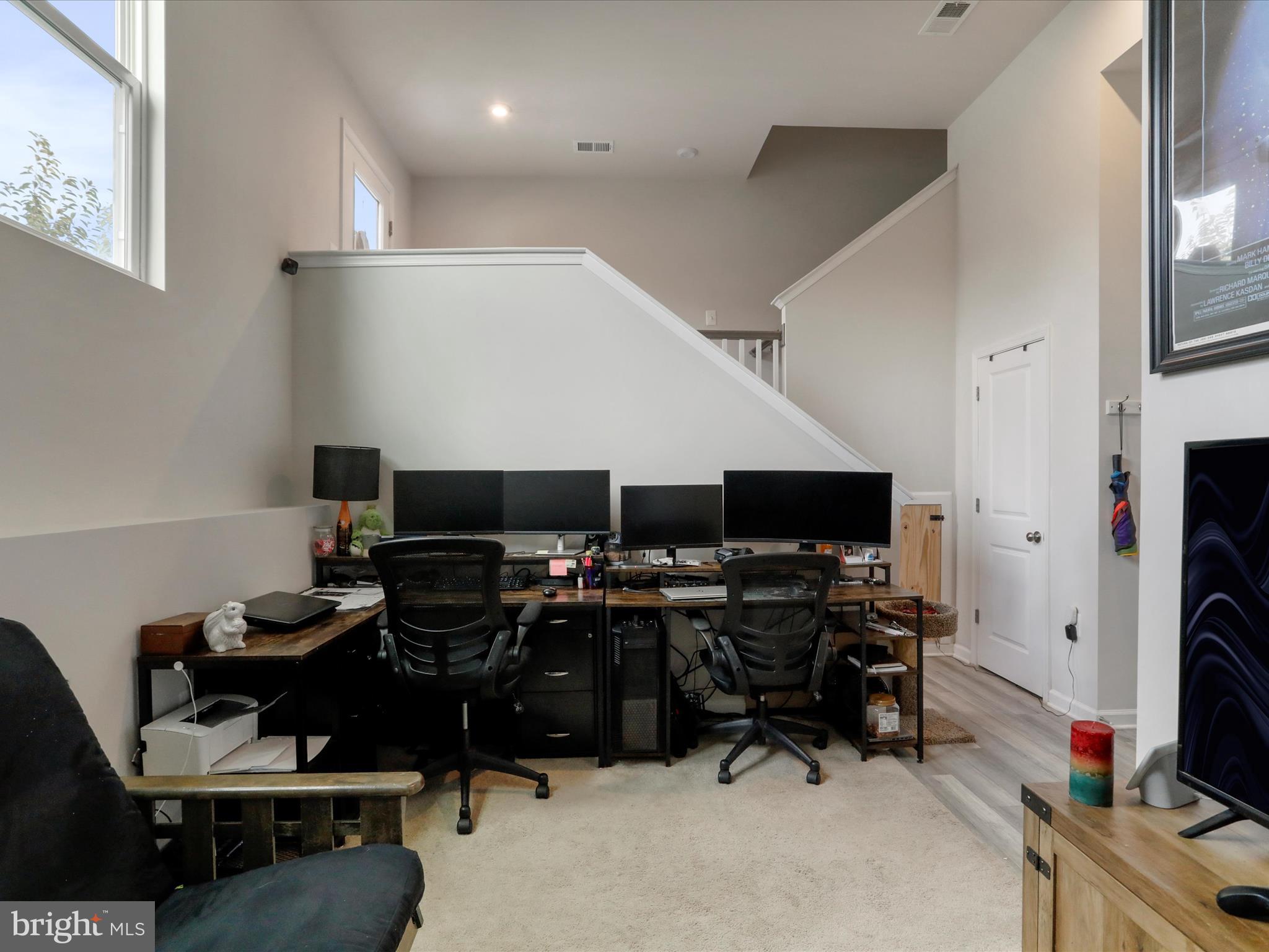 PRESIDENTS POINTE - Residential