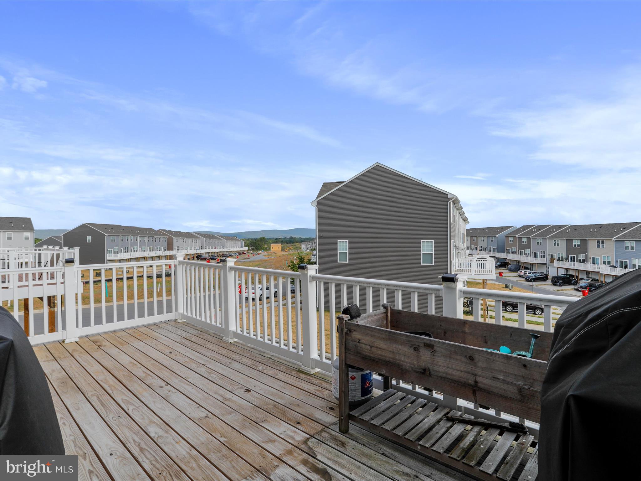 PRESIDENTS POINTE - Residential