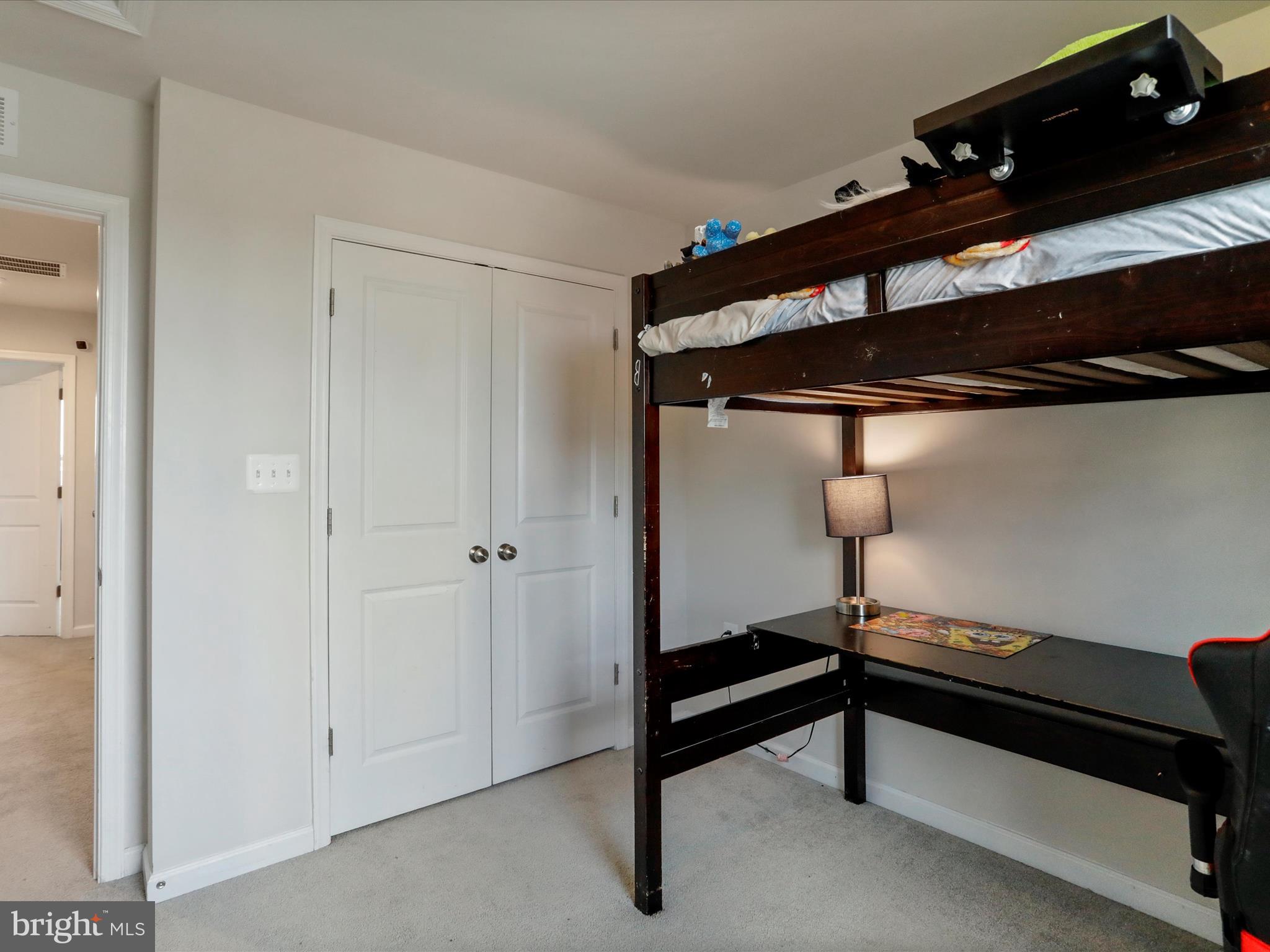 PRESIDENTS POINTE - Residential