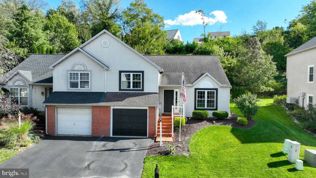 Photo of 174 Mortar Lane, EPHRATA, PA 17522 (MLS # PALA2096950)