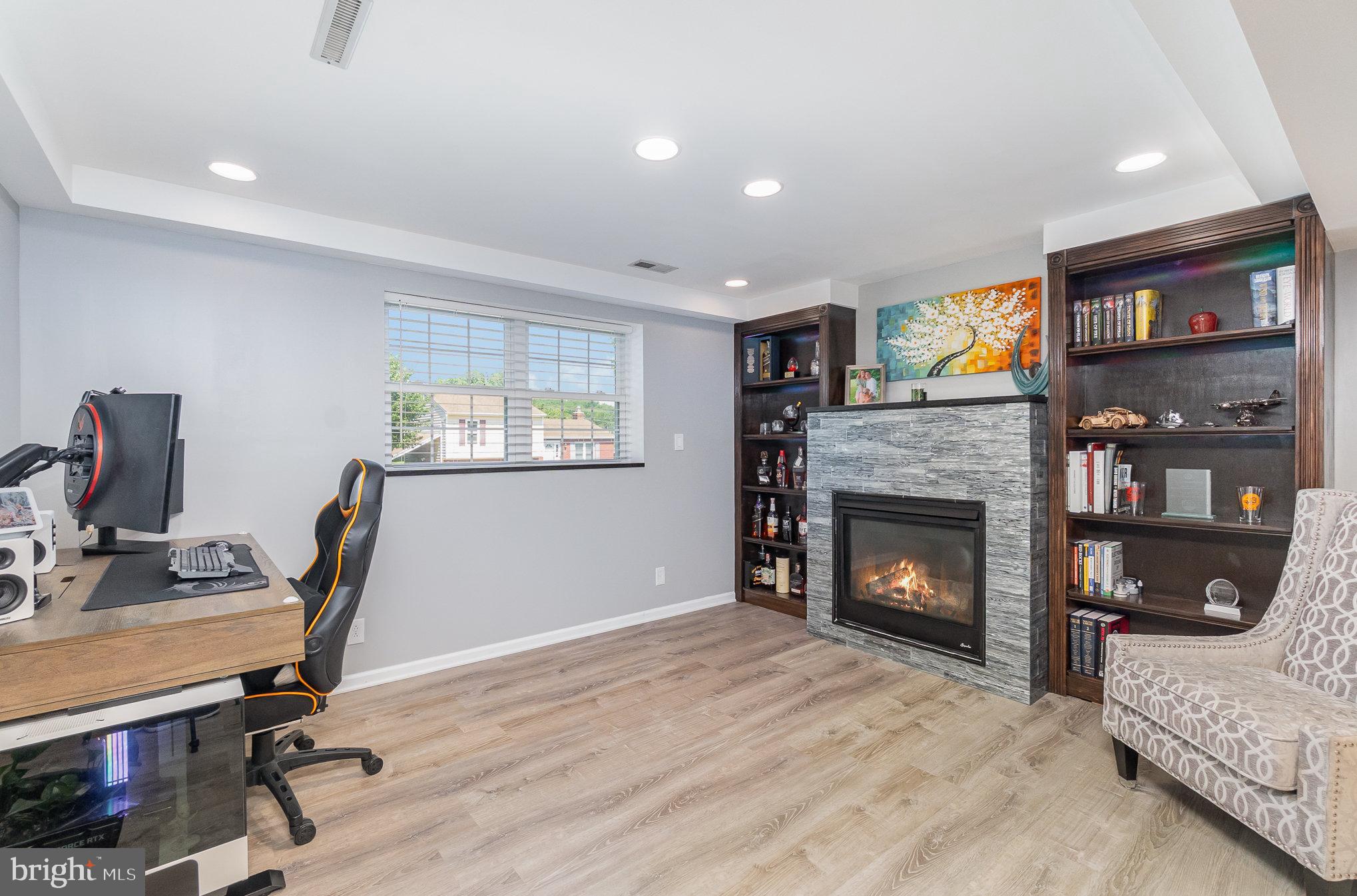 OAKHURST - Residential