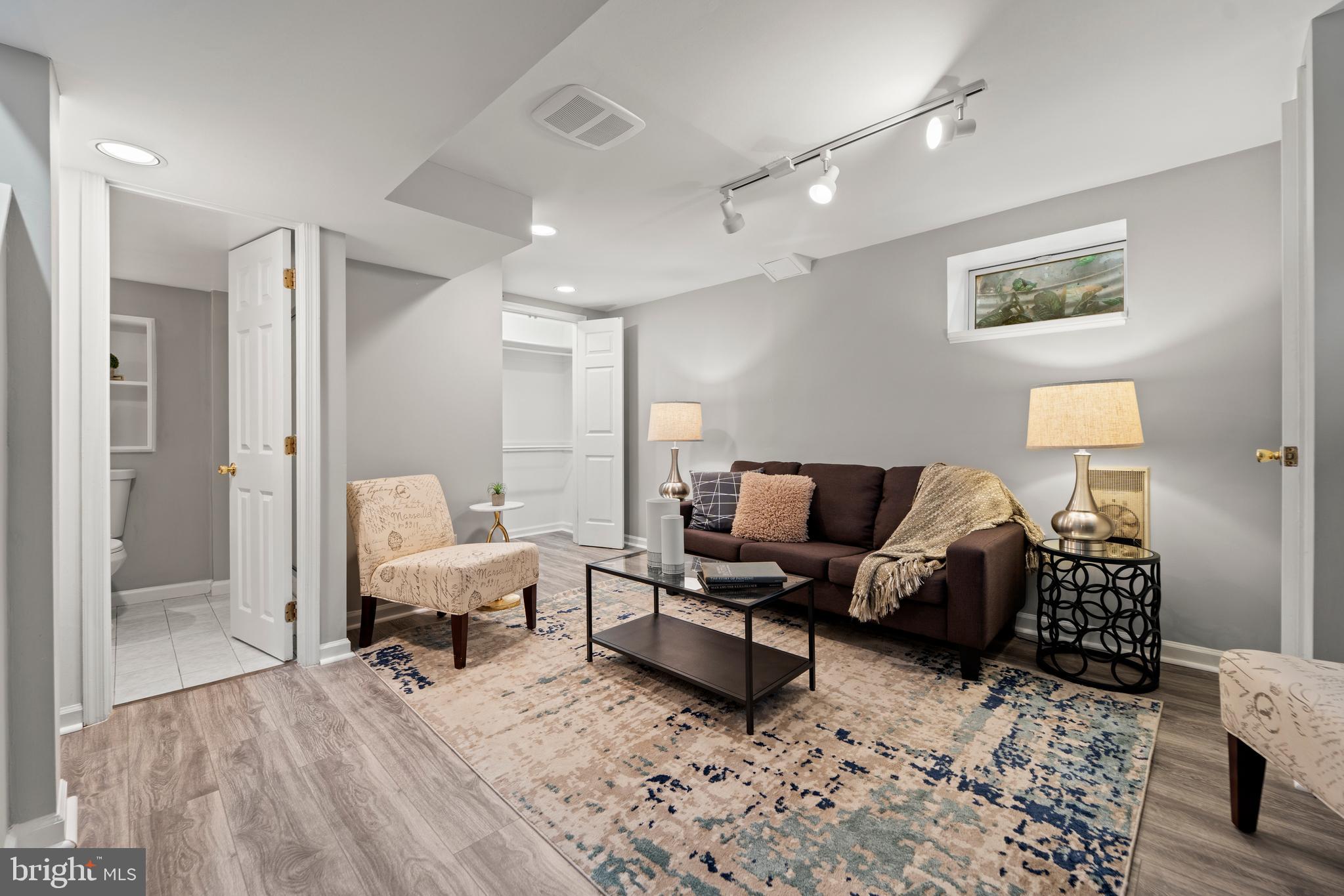 GLEN MAR PARK - Residential