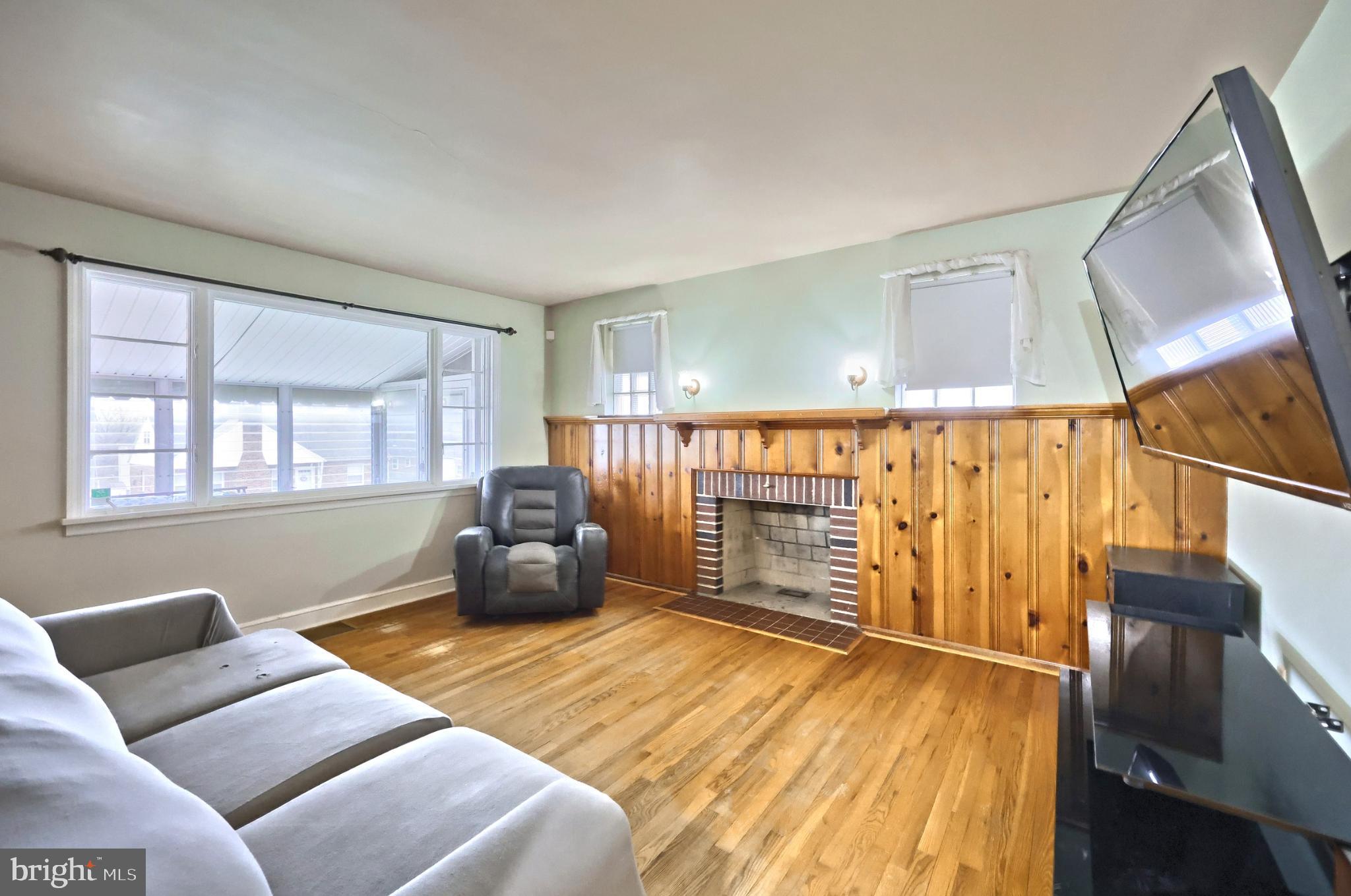 1339 CANTERBURY LANE