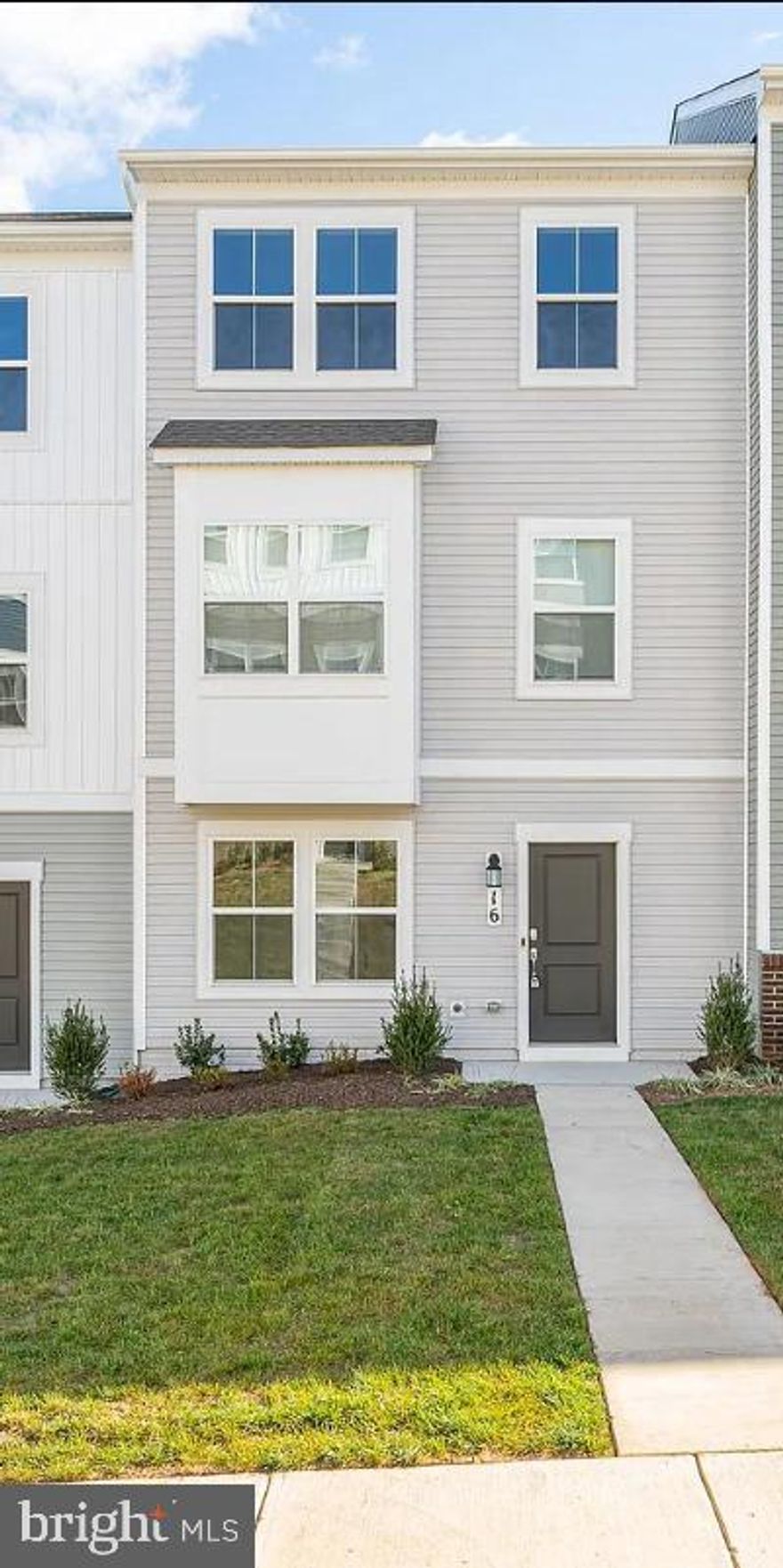 Brand New 2 master bedroom suites, 1 bedroom room with attached full bath at the entrance level. 3.5 bathrooms, deck, and rear entry garage in one of the most sought-after community of Shenandoah Springs. It's just outside of Charles Town in Ranson, WV, only 30 minutes from Leesburg, VA. All popular restaurants and retail stores are less than a mile away.