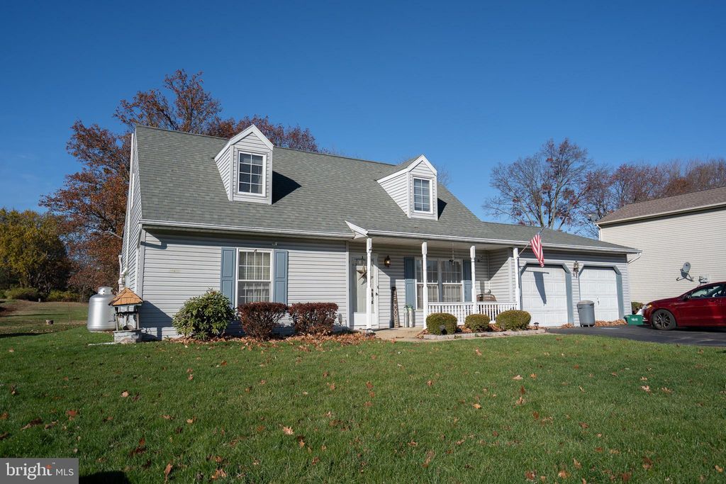 Photo of 210 Rocklawn Lane, LANCASTER, PA 17601 (MLS # PALA2079352)