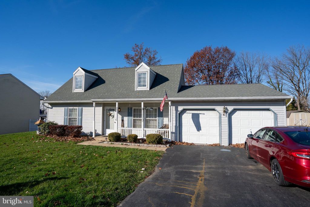 Photo of 210 Rocklawn Lane, LANCASTER, PA 17601 (MLS # PALA2079352)