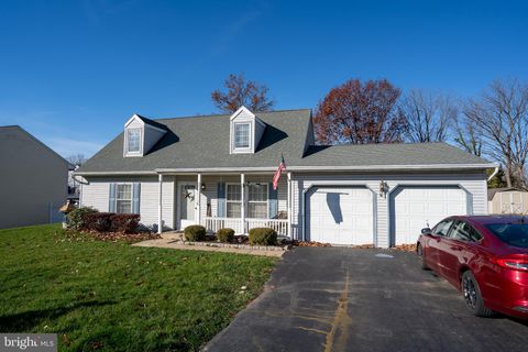 Photo of 210 Rocklawn Lane, LANCASTER, PA 17601 (MLS # PALA2079352)