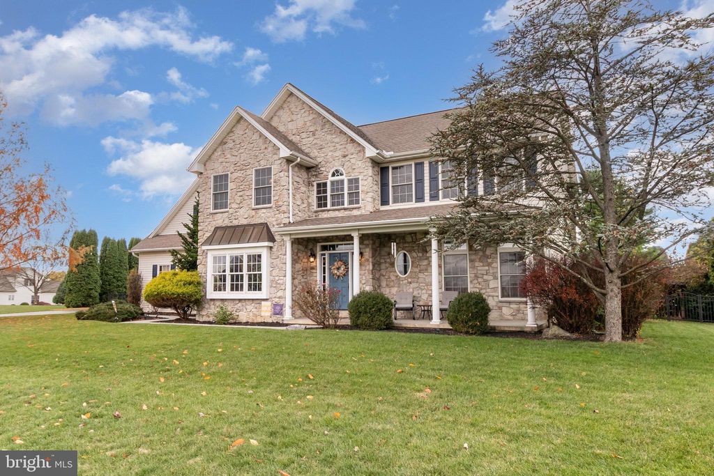 Photo of 21 Saratoga Run L-0121 Run, ANNVILLE, PA 17003 (MLS # PALN2023680)