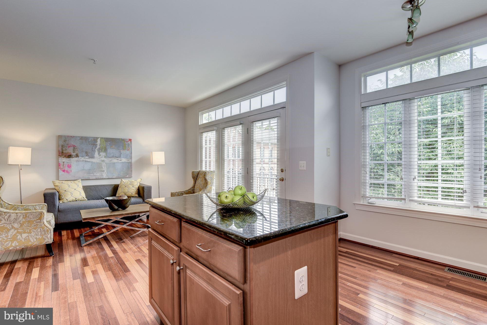 MADISON MANOR - Residential